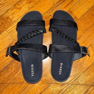NWOT Black torrid sandals